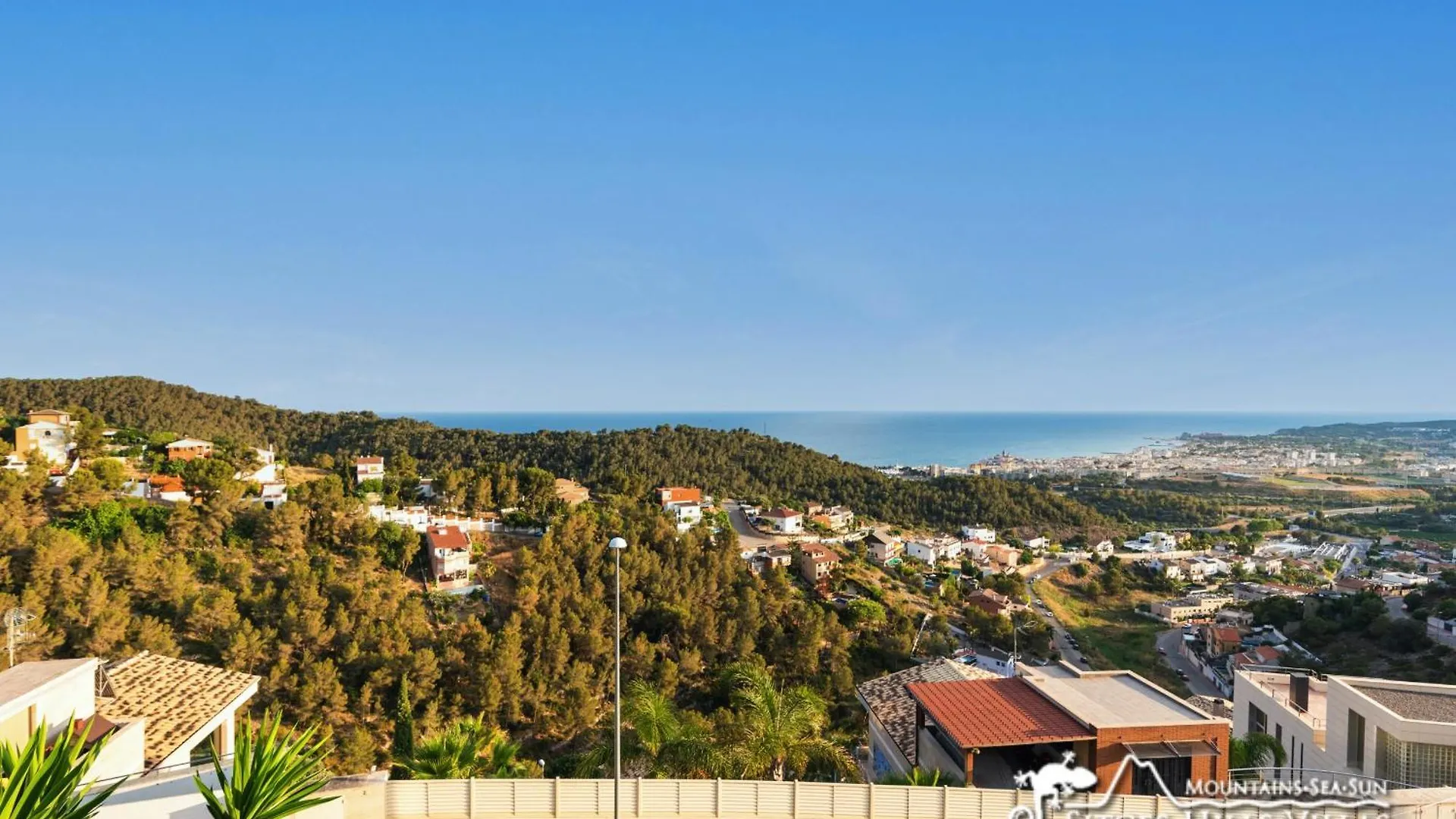 Stunning Villa Ibizenca With Private Pool In シッチェス スペイン