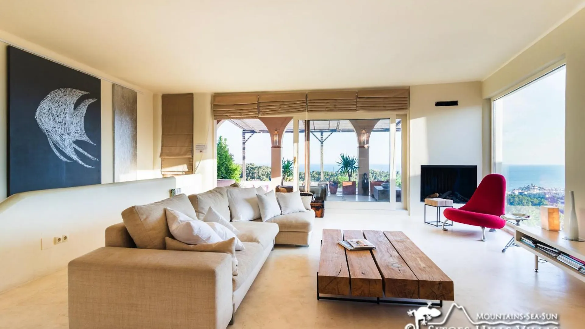 Stunning Villa Ibizenca With Private Pool In シッチェス スペイン