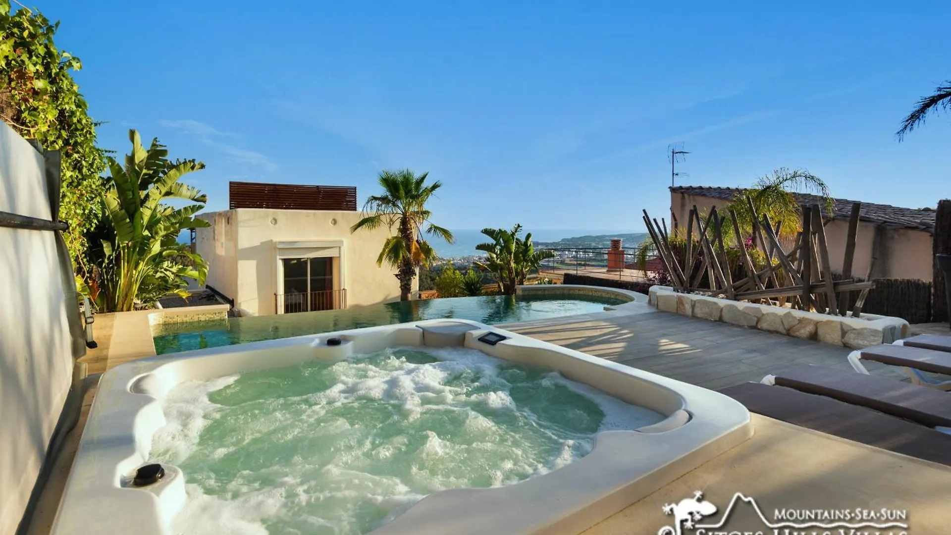 Stunning Villa Ibizenca With Private Pool In シッチェス 0*,
