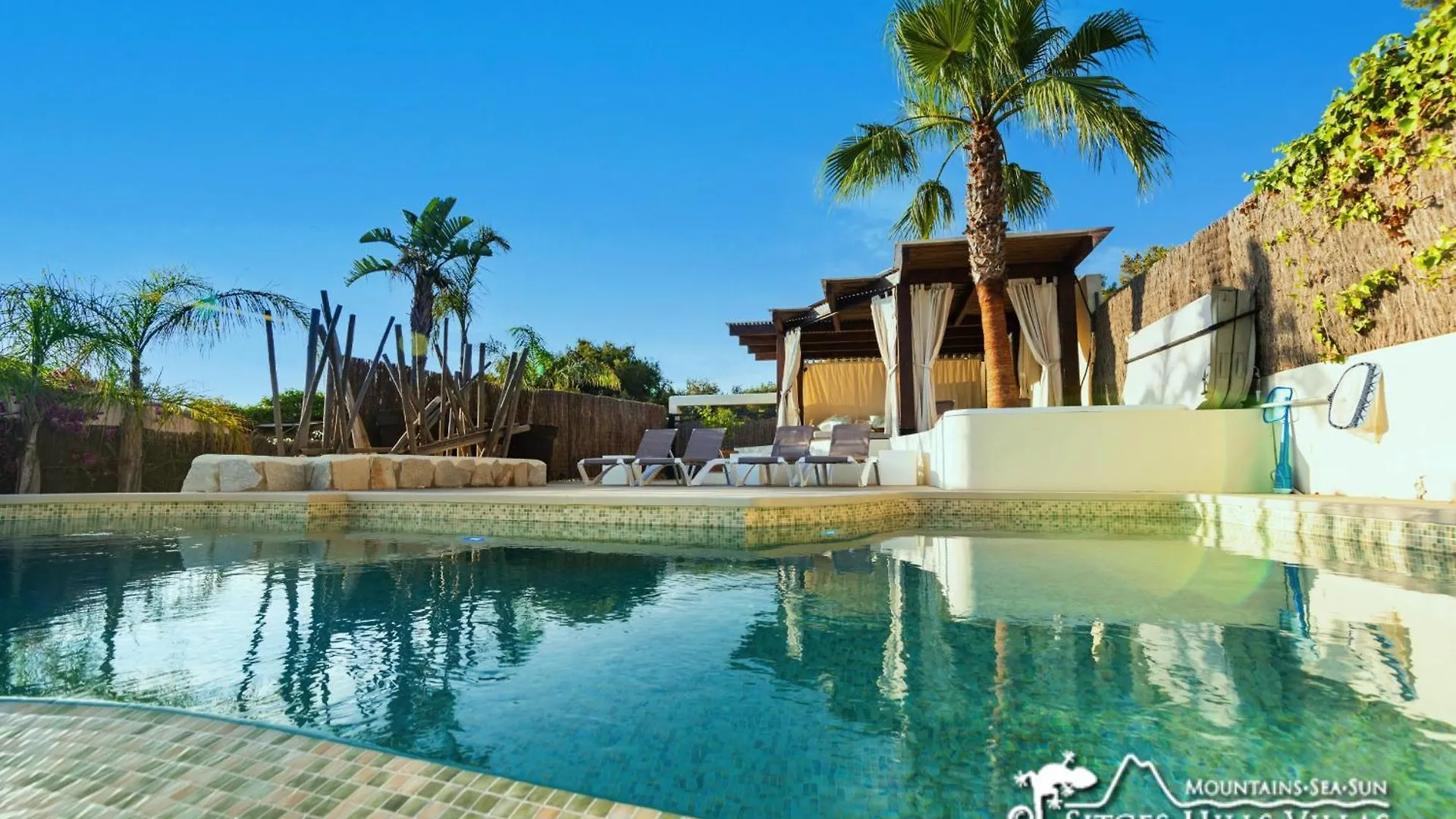 Stunning Villa Ibizenca With Private Pool In シッチェス スペイン